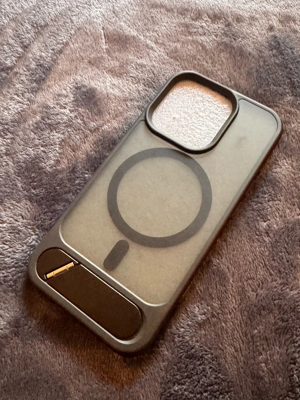 15pro iPhone case w kickstand